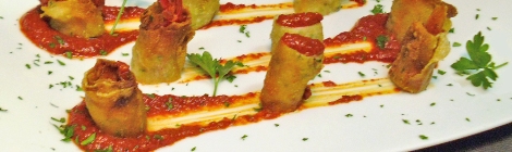 crispy shrimp and fresh tomato sauce crujientes de carabinero langostinos en hojaldre restaurante badulaque rota